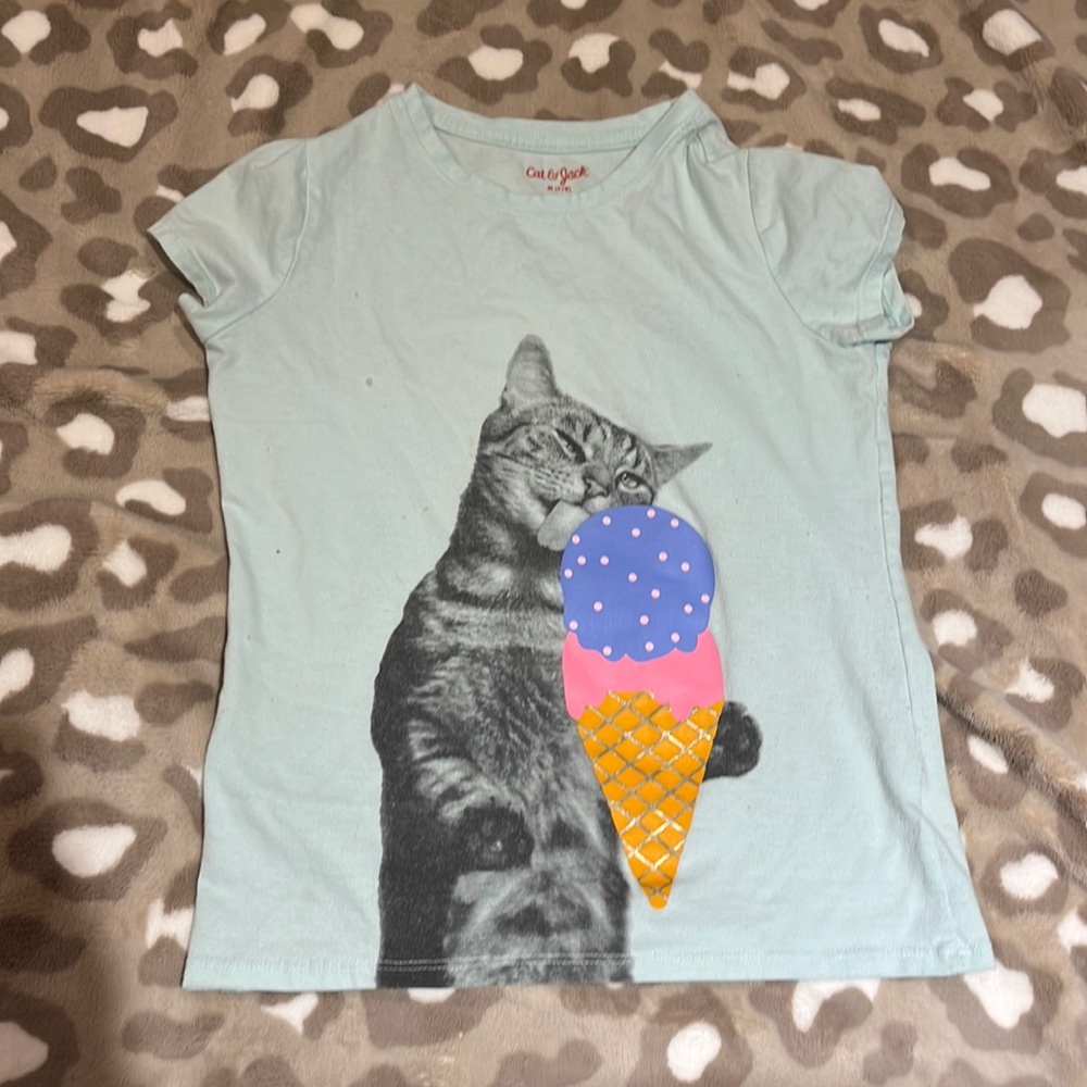 Blue cat eating ice cream shirt